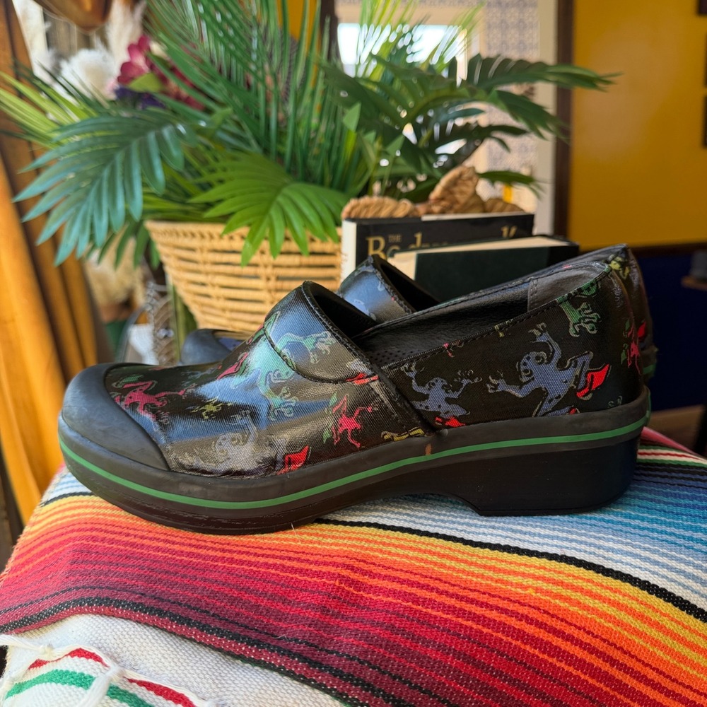 Dansko Professional Frog Print Clogs Multi-Color Slip Resistant‎ Shoes 40